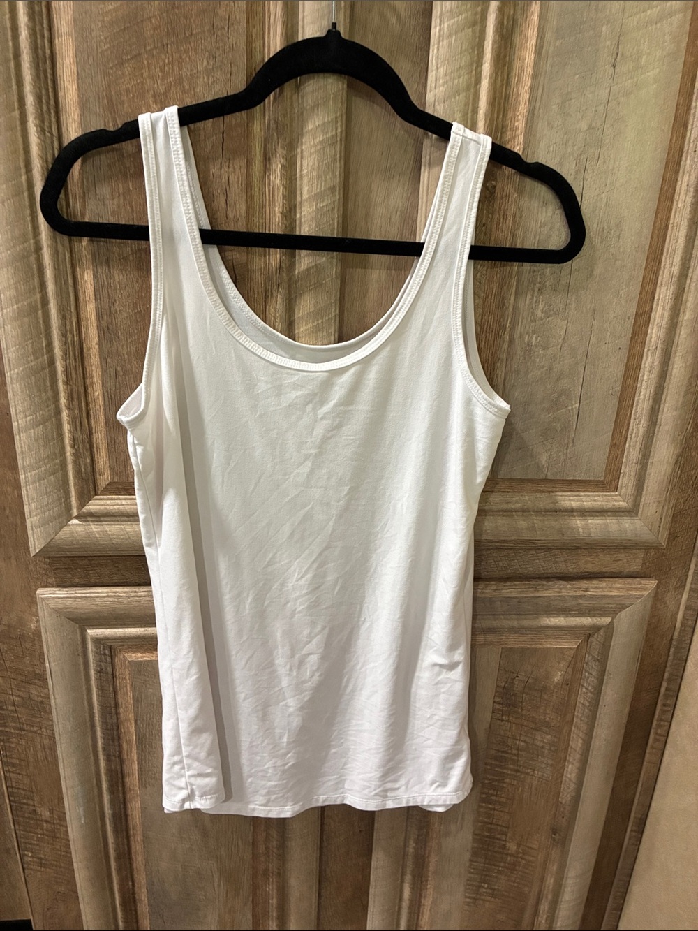 No Boundaries White Scoop Neck Tank Top - Picture 4 of 9